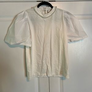 Sea T-shirt with Pearl Neck